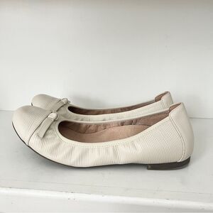 Vionic Amorie Ballet Flat Women’s Size 10 Cream Ivory Bow